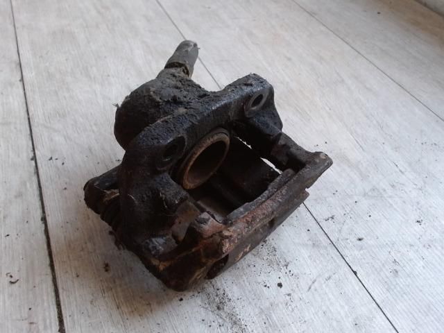 bontott RENAULT THALIA Jobb első Féknyereg Munkahengerrel