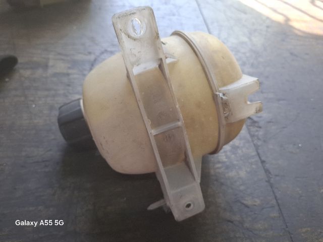 bontott RENAULT THALIA Kiegyenlítő Tartály