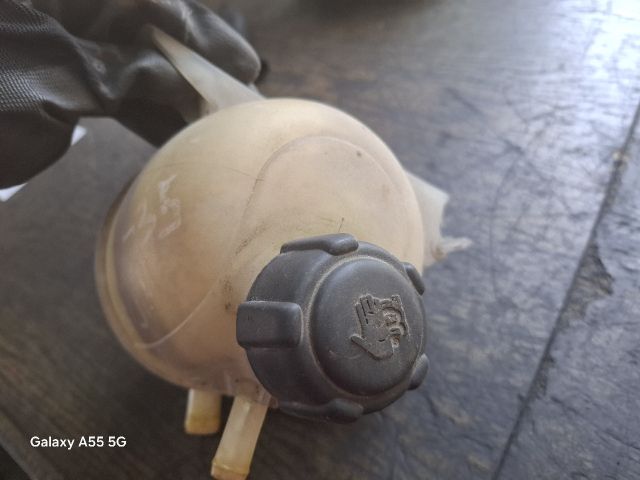 bontott RENAULT THALIA Kiegyenlítő Tartály