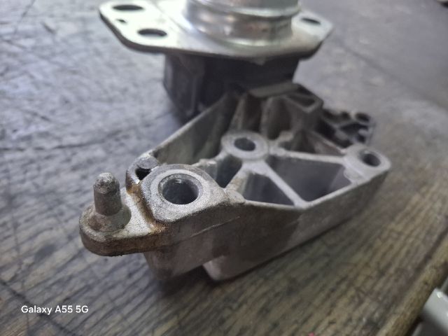 bontott RENAULT THALIA Motor Tartó Bak (Fém)