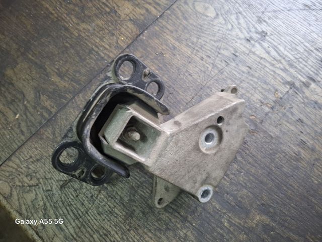 bontott RENAULT THALIA Motor Tartó Bak (Fém)