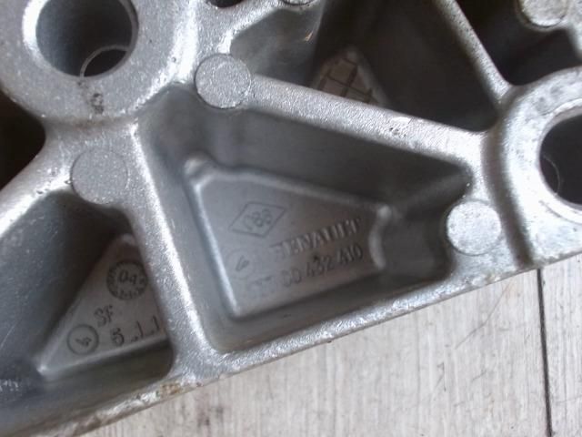 bontott RENAULT THALIA Motor Tartó Bak (Fém)