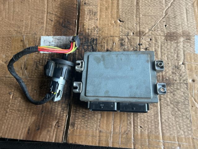 bontott RENAULT THALIA Motorvezérlő