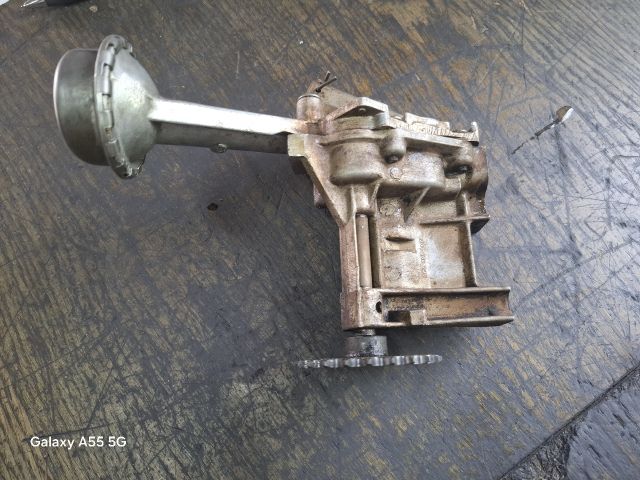 bontott RENAULT THALIA Olajszivattyú