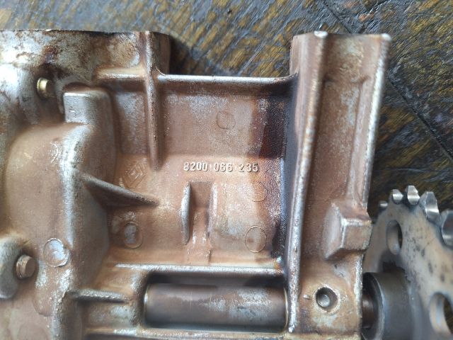 bontott RENAULT THALIA Olajszivattyú