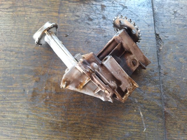 bontott RENAULT THALIA Olajszivattyú