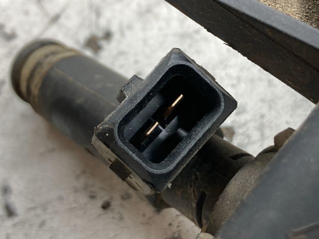 bontott RENAULT THALIA Porlasztó Sor / Híd