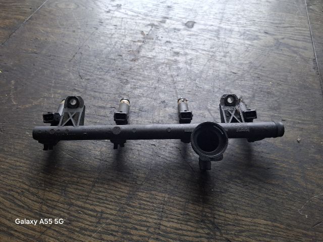 bontott RENAULT THALIA Porlasztó Sor / Híd