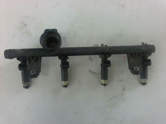 bontott RENAULT THALIA Porlasztó Sor / Híd