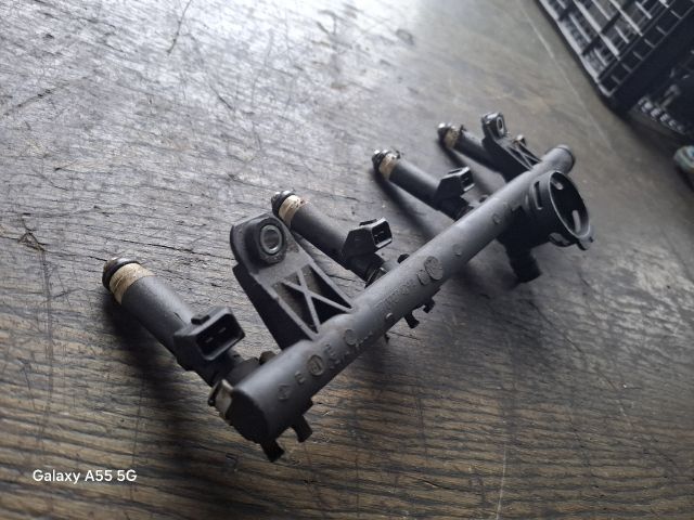 bontott RENAULT THALIA Porlasztó Sor / Híd