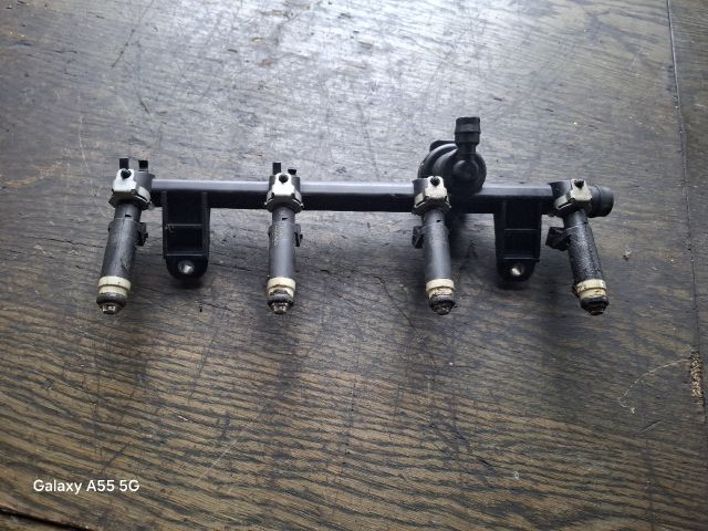 bontott RENAULT THALIA Porlasztó Sor / Híd