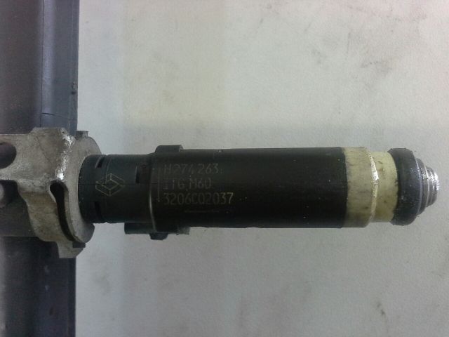 bontott RENAULT THALIA Porlasztó Sor / Híd