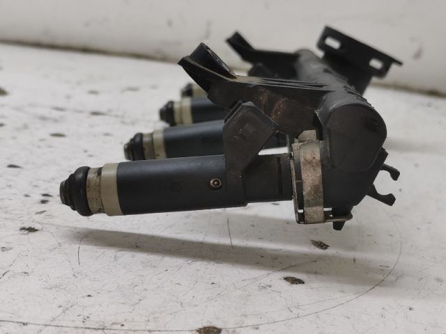 bontott RENAULT THALIA Porlasztó Sor / Híd