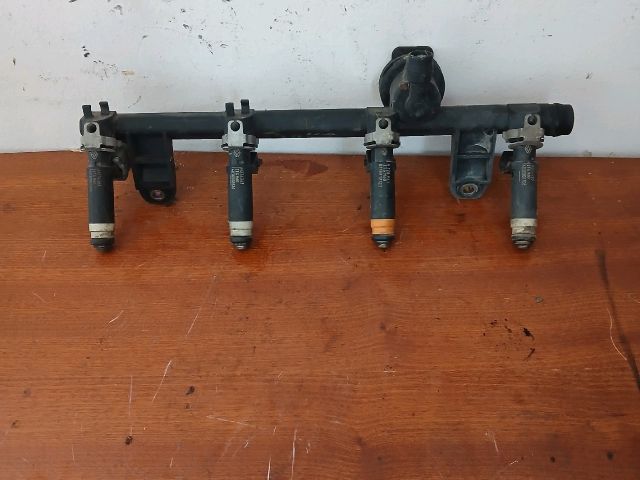 bontott RENAULT THALIA Porlasztó Sor / Híd