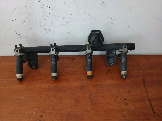 bontott RENAULT THALIA Porlasztó Sor / Híd