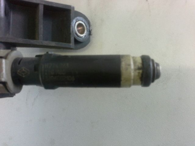 bontott RENAULT THALIA Porlasztó Sor / Híd