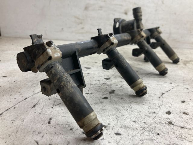 bontott RENAULT THALIA Porlasztó Sor / Híd