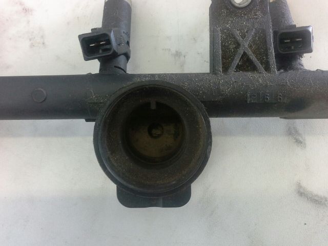 bontott RENAULT THALIA Porlasztó Sor / Híd