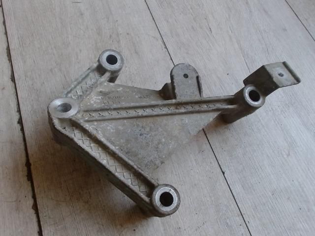 bontott RENAULT THALIA Váltó Tartó Bak (Pozíciófüggetlen)