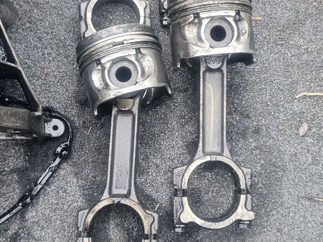 bontott RENAULT THALIA Dugattyú és Hajtókar