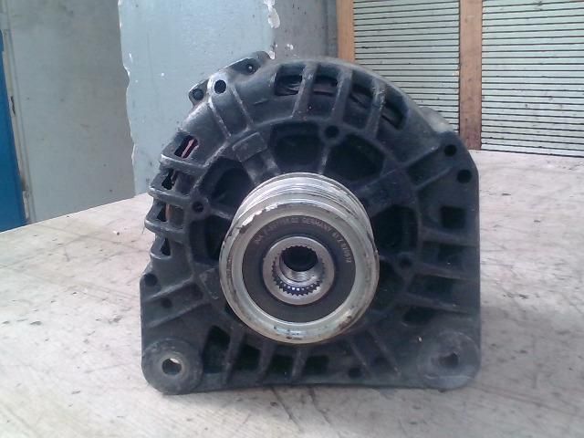 bontott RENAULT THALIA Generátor