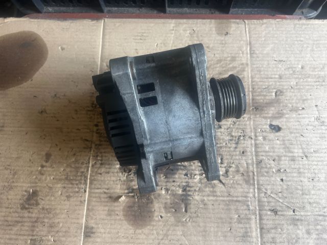 bontott RENAULT THALIA Generátor