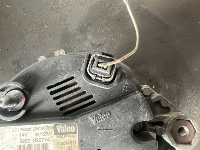 bontott RENAULT THALIA Generátor