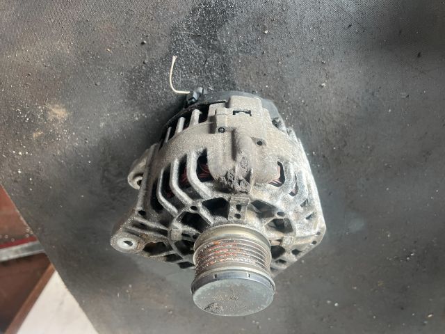 bontott RENAULT THALIA Generátor