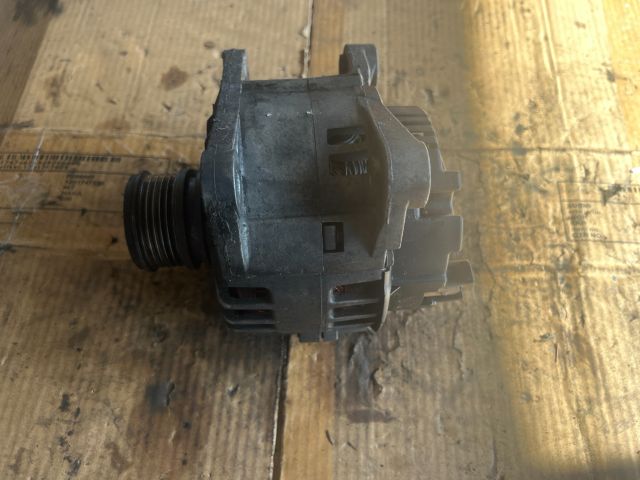 bontott RENAULT THALIA Generátor