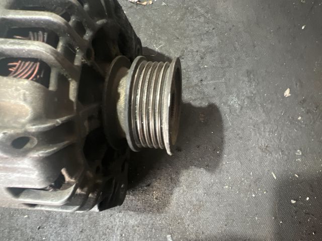 bontott RENAULT THALIA Generátor