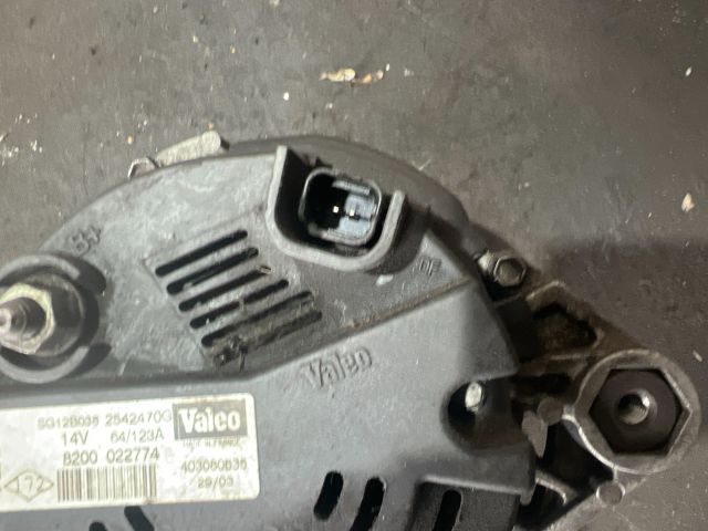 bontott RENAULT THALIA Generátor