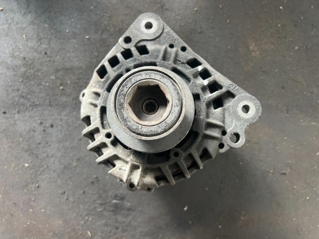 bontott RENAULT THALIA Generátor