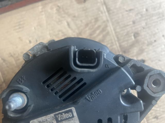 bontott RENAULT THALIA Generátor