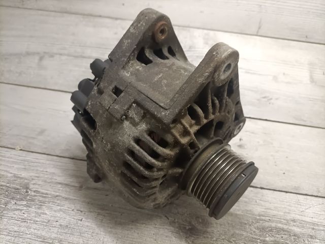 bontott RENAULT THALIA Generátor