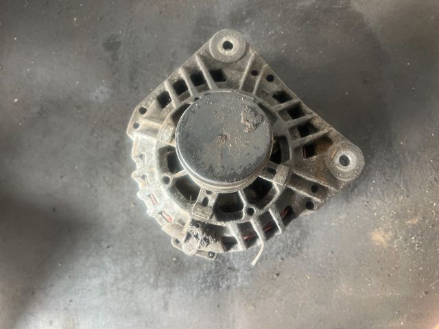 bontott RENAULT THALIA Generátor