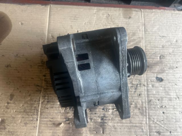 bontott RENAULT THALIA Generátor