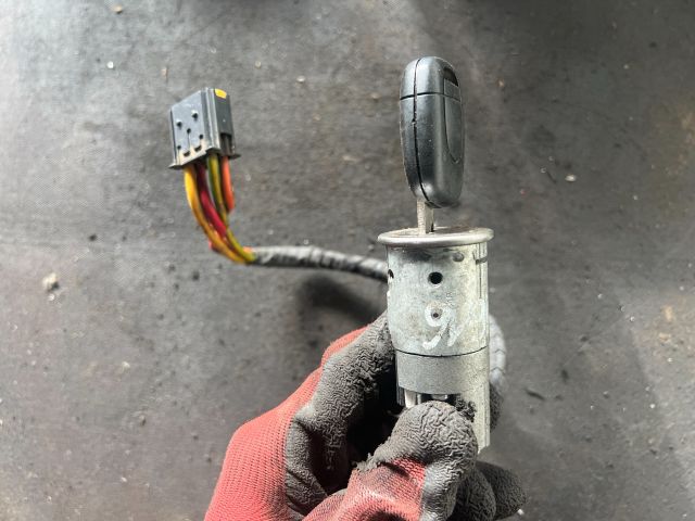 bontott RENAULT THALIA Gyújtáskapcsoló