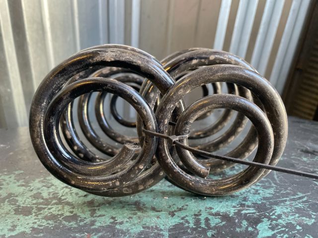 bontott RENAULT THALIA Hátsó Rugó Pár