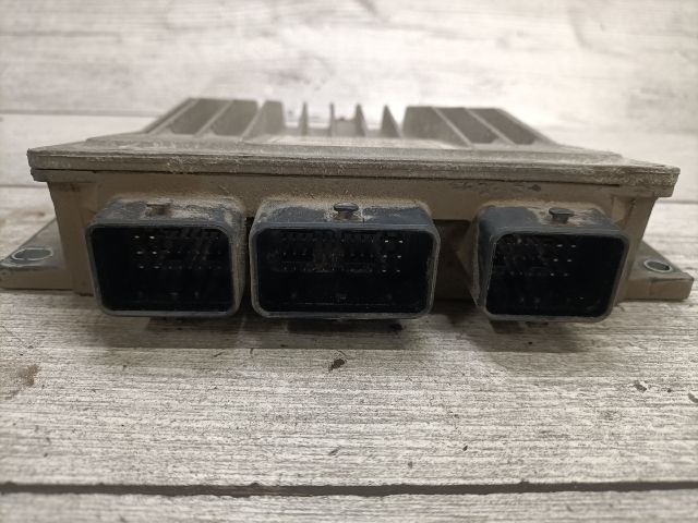 bontott RENAULT THALIA Motorvezérlő