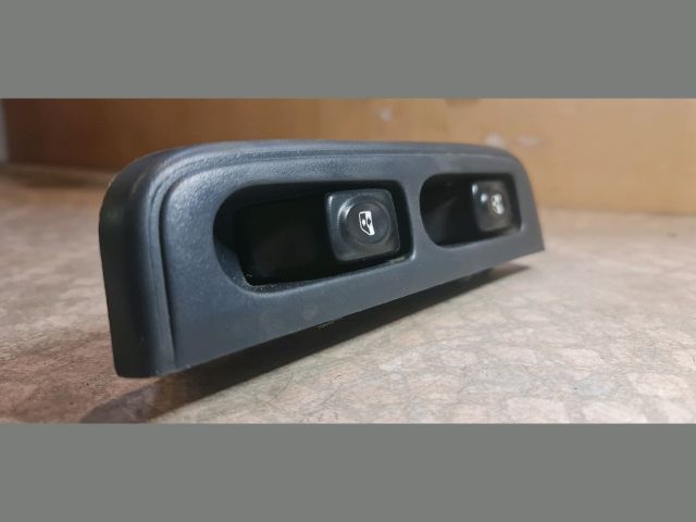 bontott RENAULT THALIA Ablakemelő Kapcsoló Négyes / Kettes