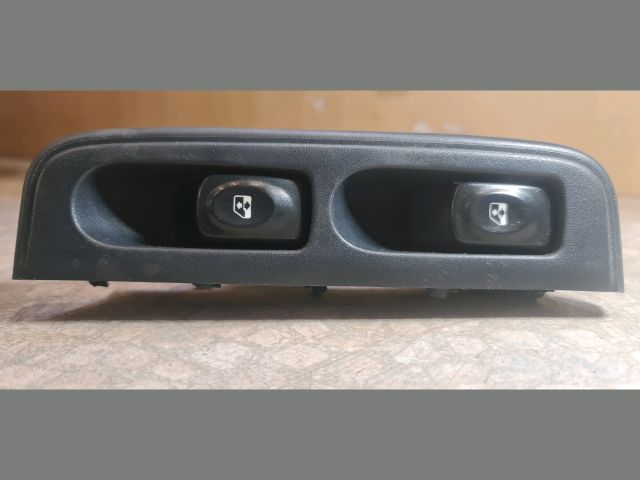 bontott RENAULT THALIA Ablakemelő Kapcsoló Négyes / Kettes