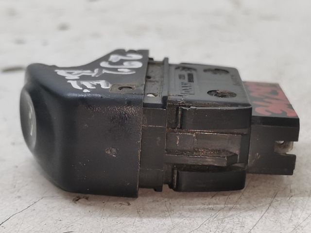 bontott RENAULT THALIA Bal első Ablakemelő Kapcsoló