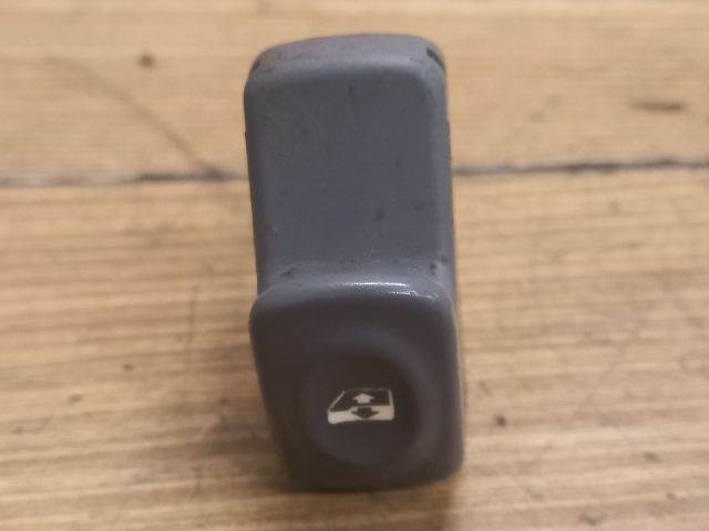 bontott RENAULT THALIA Bal első Ablakemelő Kapcsoló