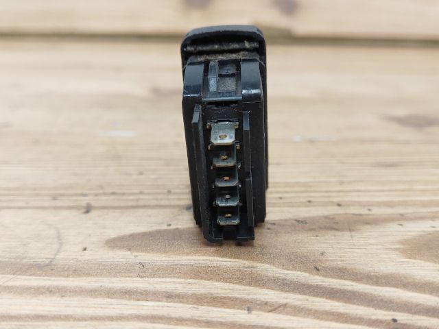 bontott RENAULT THALIA Bal első Ablakemelő Kapcsoló