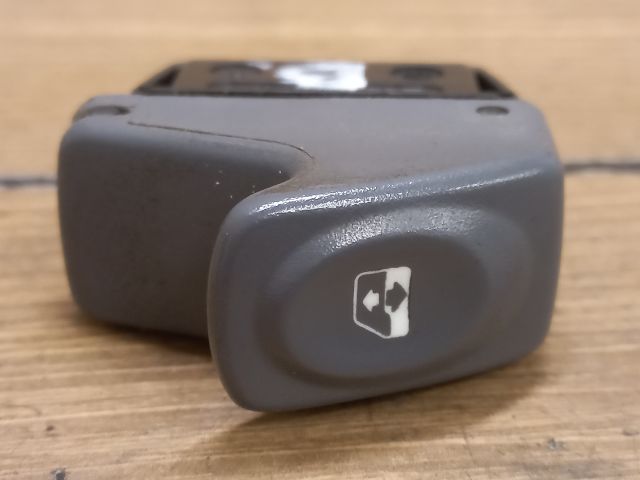 bontott RENAULT THALIA Bal első Ablakemelő Kapcsoló