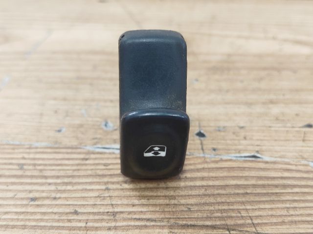 bontott RENAULT THALIA Bal első Ablakemelő Kapcsoló