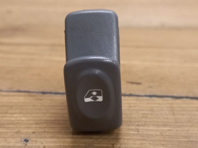 bontott RENAULT THALIA Bal első Ablakemelő Kapcsoló