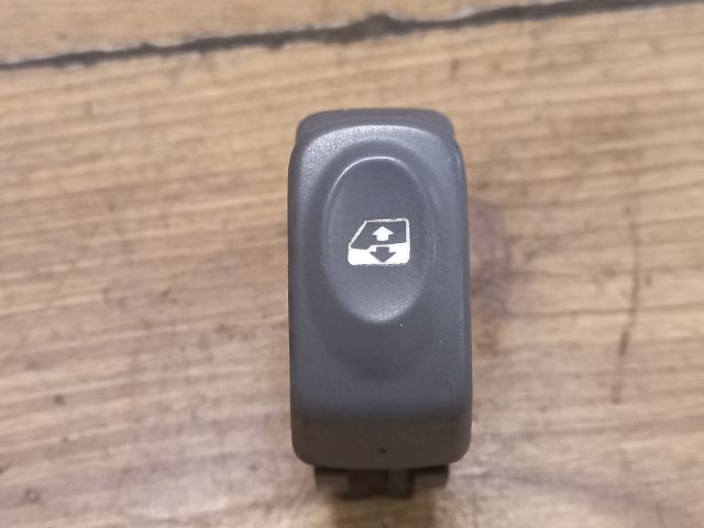 bontott RENAULT THALIA Bal első Ablakemelő Kapcsoló