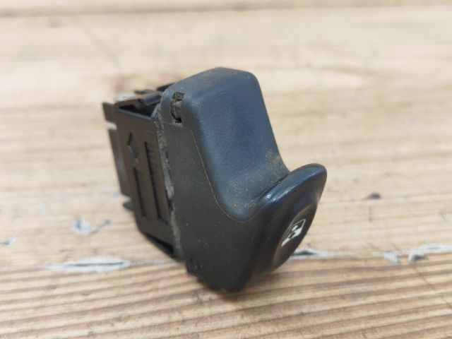 bontott RENAULT THALIA Bal első Ablakemelő Kapcsoló