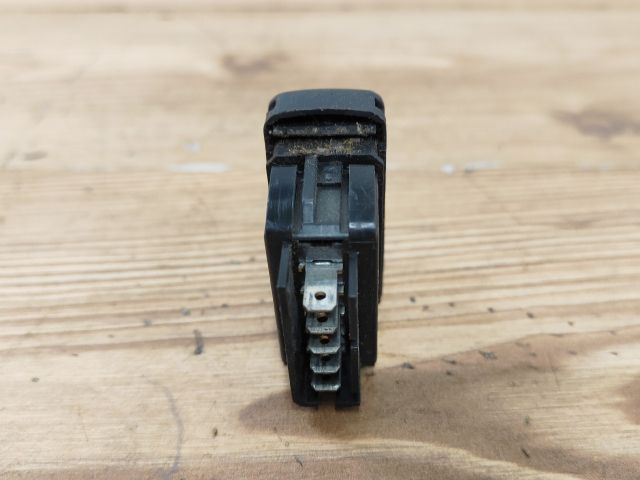 bontott RENAULT THALIA Bal első Ablakemelő Kapcsoló